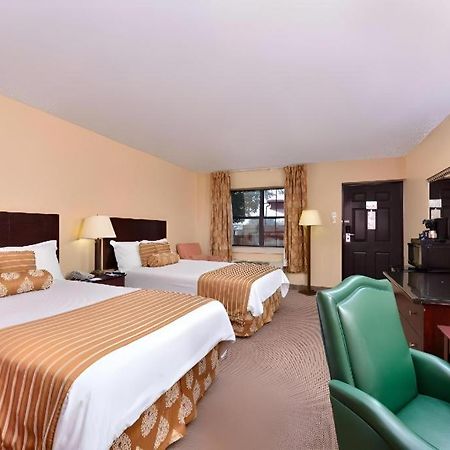 Americas Best Value Inn & Suites Victoria Εξωτερικό φωτογραφία